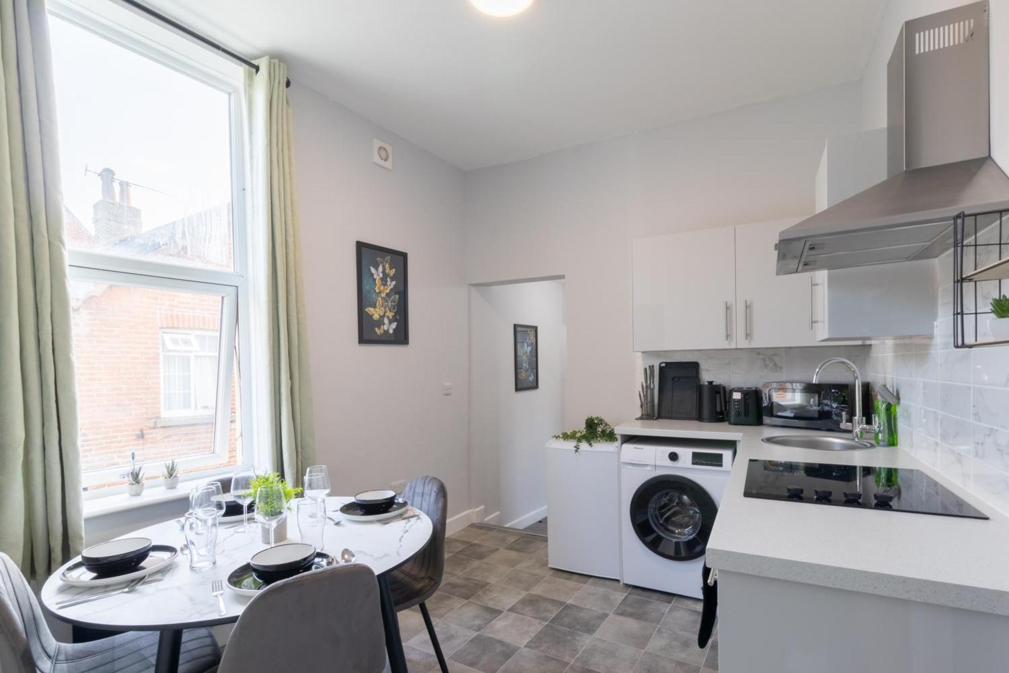 Open Mind Property - Apartment With 2 Double Beds Portsmouth Exterior photo